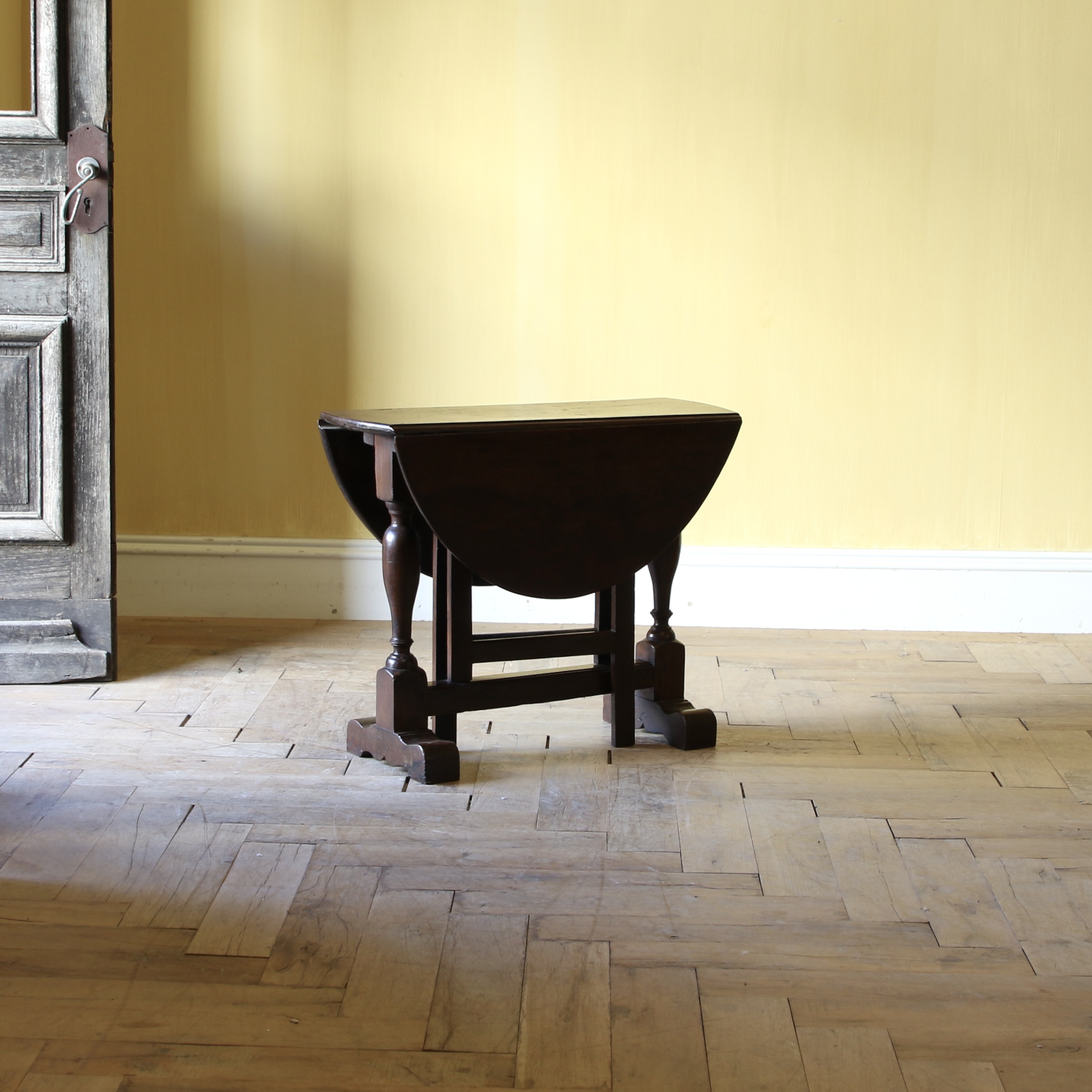 An English Oak Gate Leg Table